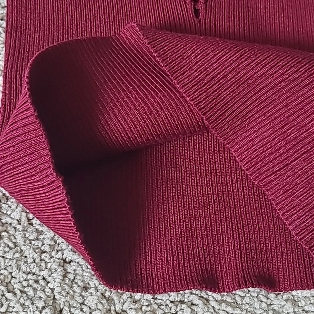 Fitted Ribbed Cropped Sweater